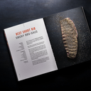 Yakiniku Zwart BBQ Accessoire Kamado kookboek "The Magic of Yakiniku" binnenkant 1
