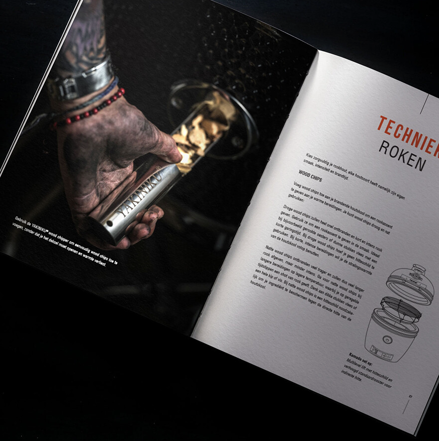 Yakiniku Zwart BBQ Accessoire Kamado kookboek "The Magic of Yakiniku" binnenkant 3