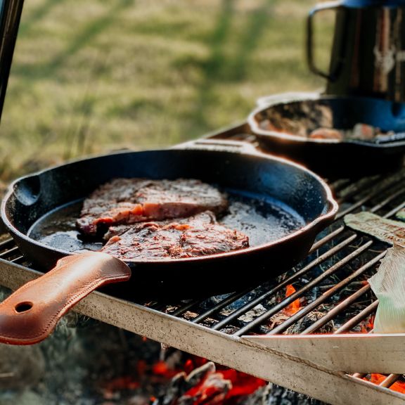 Valhal Outdoor buin BBQ Accessoire Handvatbeschermer Leder met pan koken